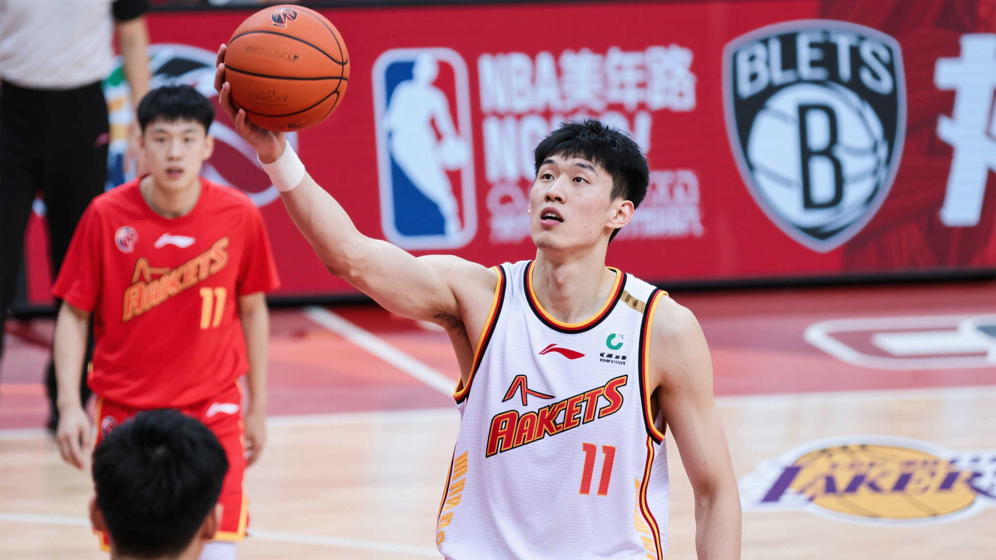無疑是費內